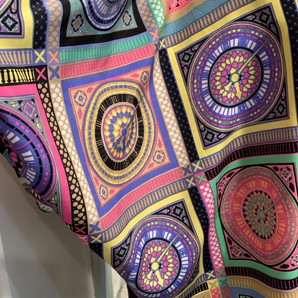 Colorful open back blouse - Picture 2 of 5